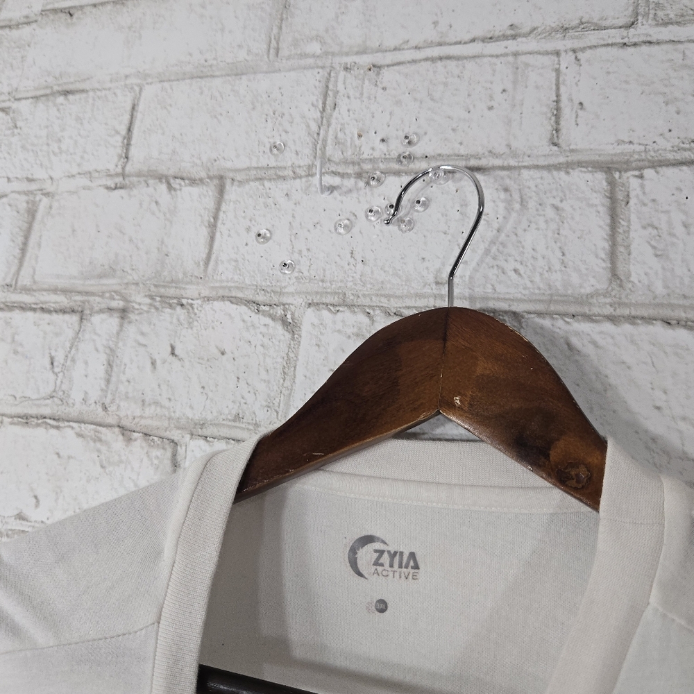 ZYIA Active printed short sleeve tee - Picture 7 of 12